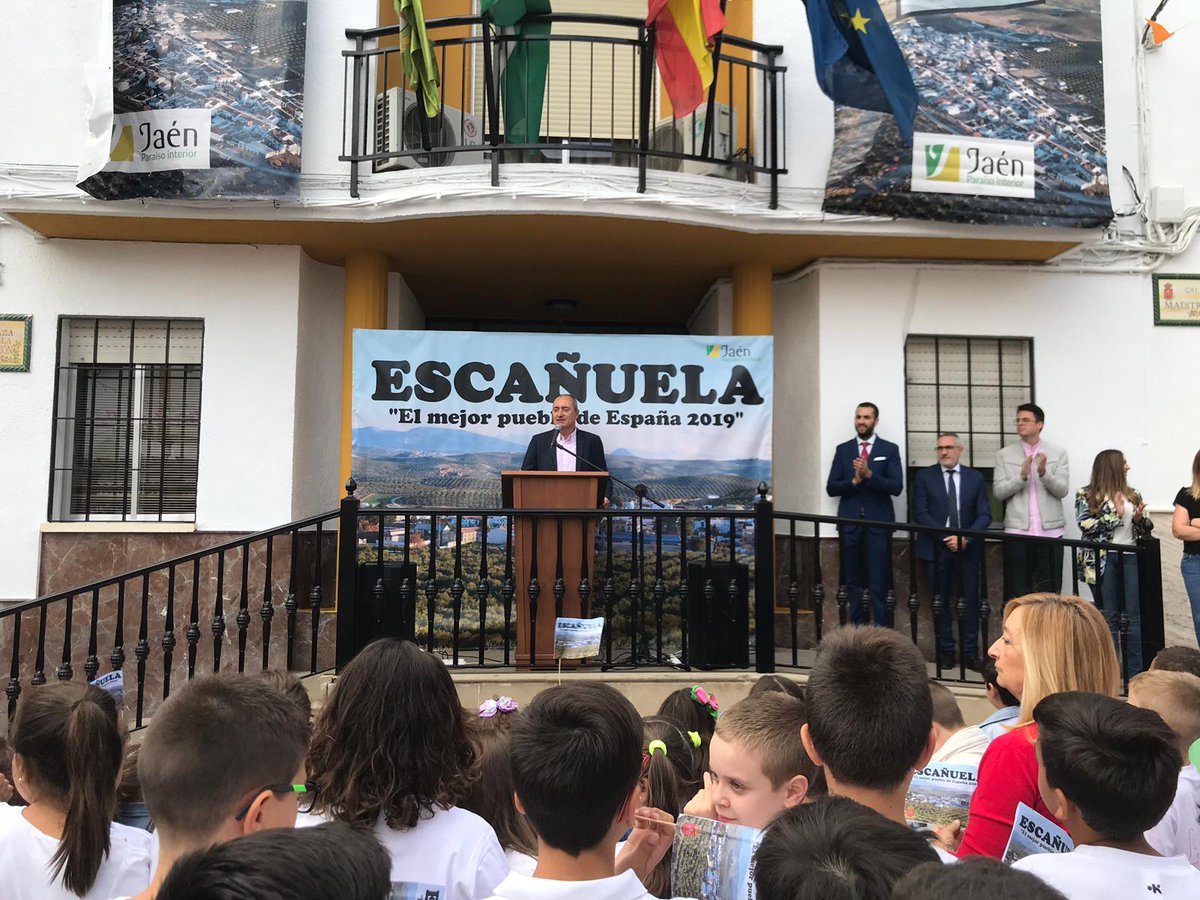 La fiesta por #ElMejorPueblo continúa en Escañuela. <a href="/AytoEscanuela/">Ayuntamiento de Escañuela</a> debe sentirse muy orgulloso de sus habitantes. ¡Lo están dando todo!