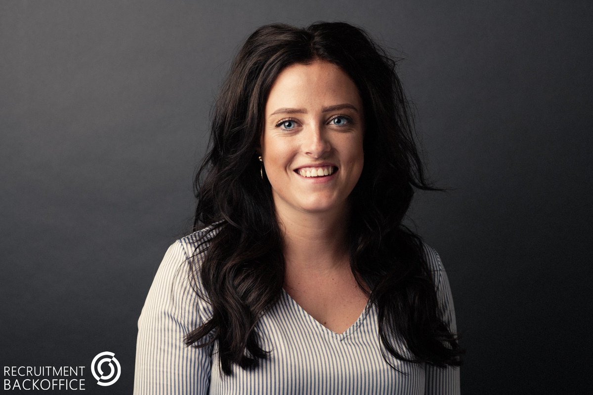 Onze jongste en enige collega uit Kampen: Lisa! Met haar studie Bedrijfskunde een knappe kop en aanwinst voor het team. De ambitie spat ervan af. En wil je een woordje Spaans spreken? Daar kan je bij Lisa wel voor terecht.