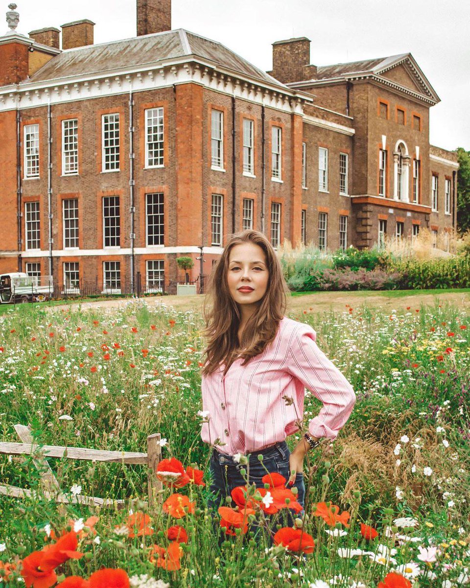 London_CVB's tweet photo. #KensingtonPalace apart of @HRP_palaces has acres of rolling gardens in the heart of London. 
-
Bring a bit of countryside into your show-stopping events 🌾🌿 
-
[📸 via IG/christinabihari] #MeetInLondon https://t.co/x6LNlskph1