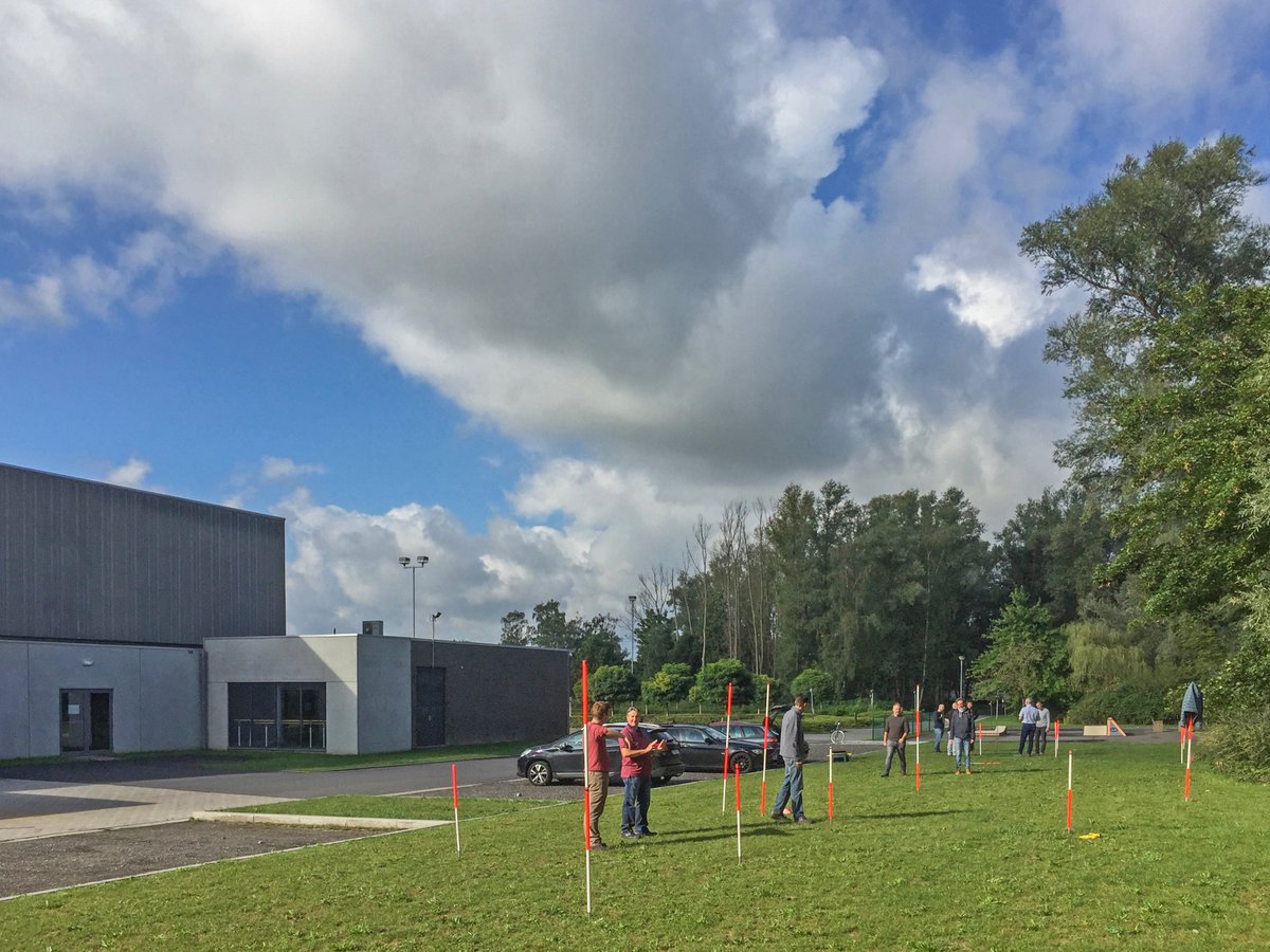 MWezemael's tweet photo. @MeteovistaBe @hetweerlokaal @Weerbord #Hamme #vrtweer #weerfoto #opleiding #werfleider #wolken en #zon #droog foto met #Toelating van de mensen in beeld https://t.co/JEqISfsCL5