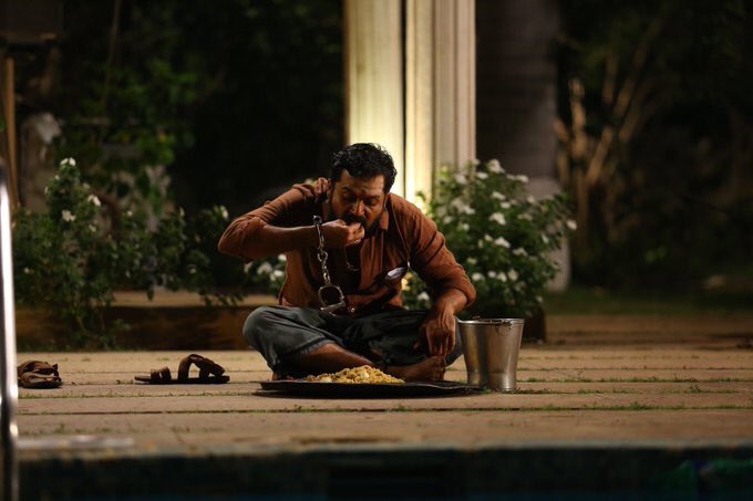 vivekanandapics's tweet photo. Here's some more #Kaithi stills! 
#KaithiFromDiwali https://t.co/1SCTSrJT7d