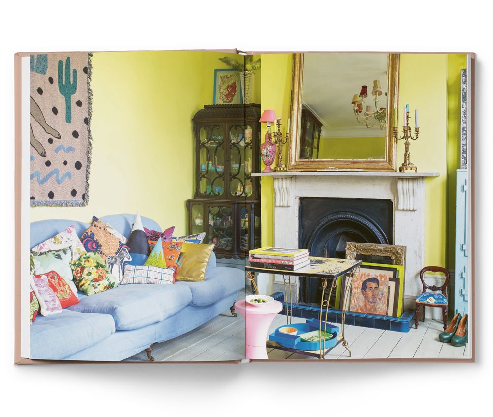HoxtonMiniPress's tweet photo. NEW BOOK: East London Homes. A journey through the most eclectic and creative interiors in the East End. A book by @supermsarah with photography by @jonaarongreen. Out 10 October and available to pre-order now. - https://t.co/PANWt4iIux https://t.co/5mMuvwrlP0