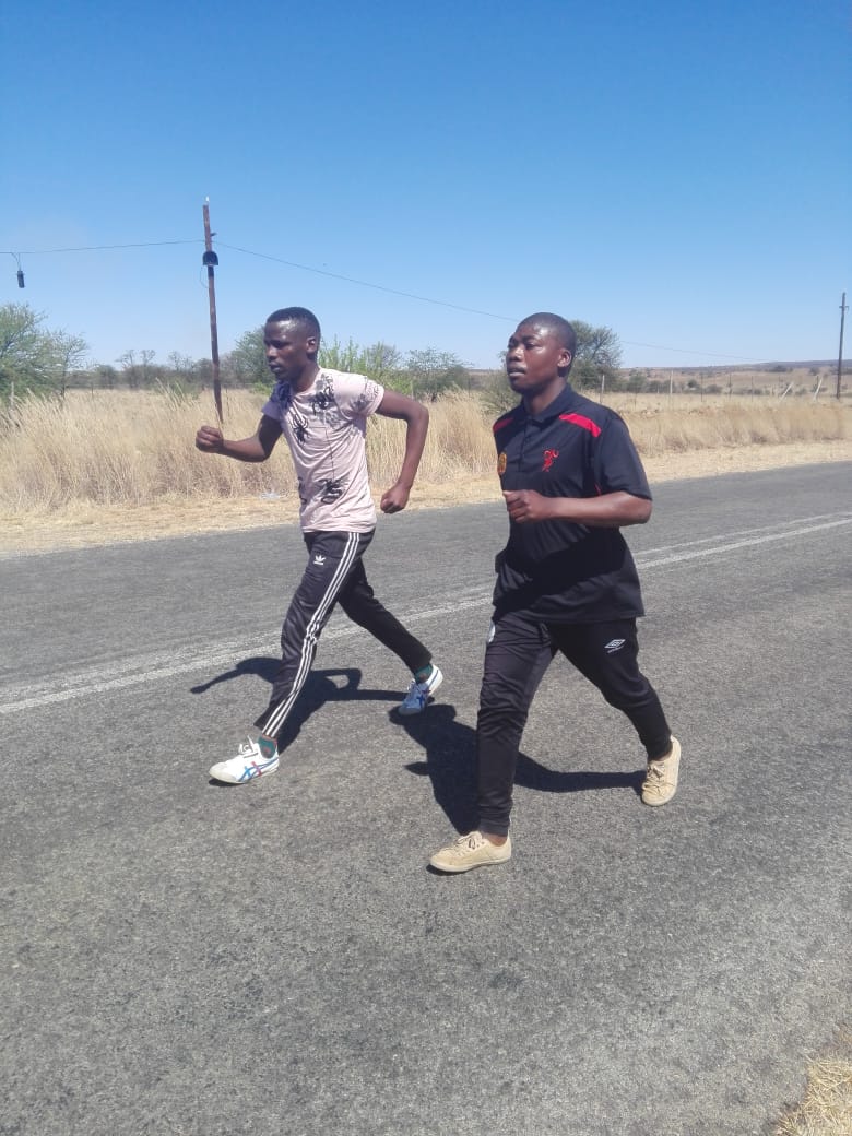 SANDF_ZA's tweet photo. Warrant Officers and Non-Commissioned Officers Skills Competition 2019, 9 to 13 September 2019, Potchefstroom. Fitness Evaluation, Individual Participants.
Information and Photographs by Lieutenant M.J. Kekana, ASB Potchefstroom
#sandf
#sandf19
#SAArmy_19
#MilSkillsComp_19 https://t.co/00qWP0H5Qr