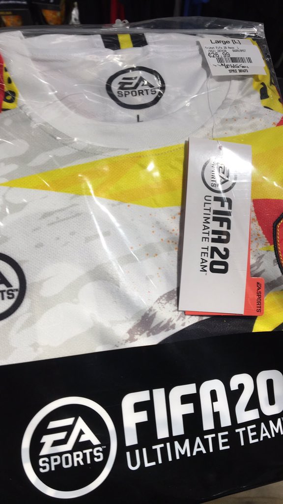 Bereit fürs Geschwitze in #FIFA20 🌚