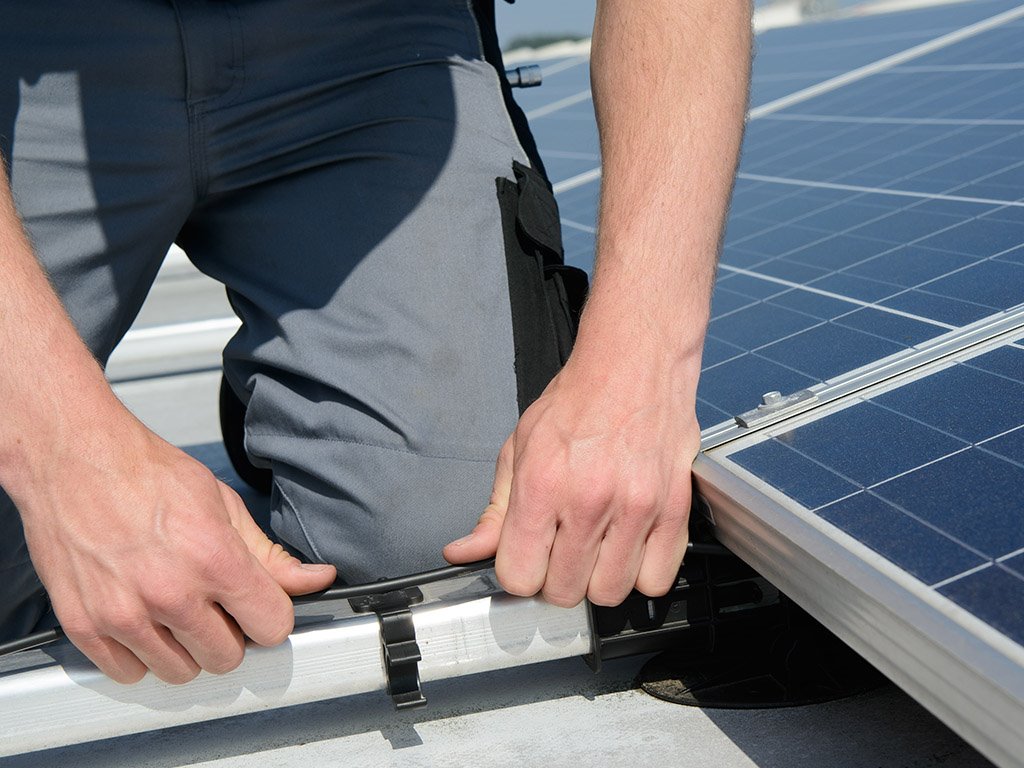 HomenrgzonPv's tweet image. Nieuwe training in aantocht! Woensdag 27 november organiseren wij samen met Esdec een training in het Innovation Centre in Deventer. Een mooie mix van theorie en praktijk. Meld je snel aan! tinyurl.com/yysjtgqe #training #esdec #flatfix #clickfitevo #kennis