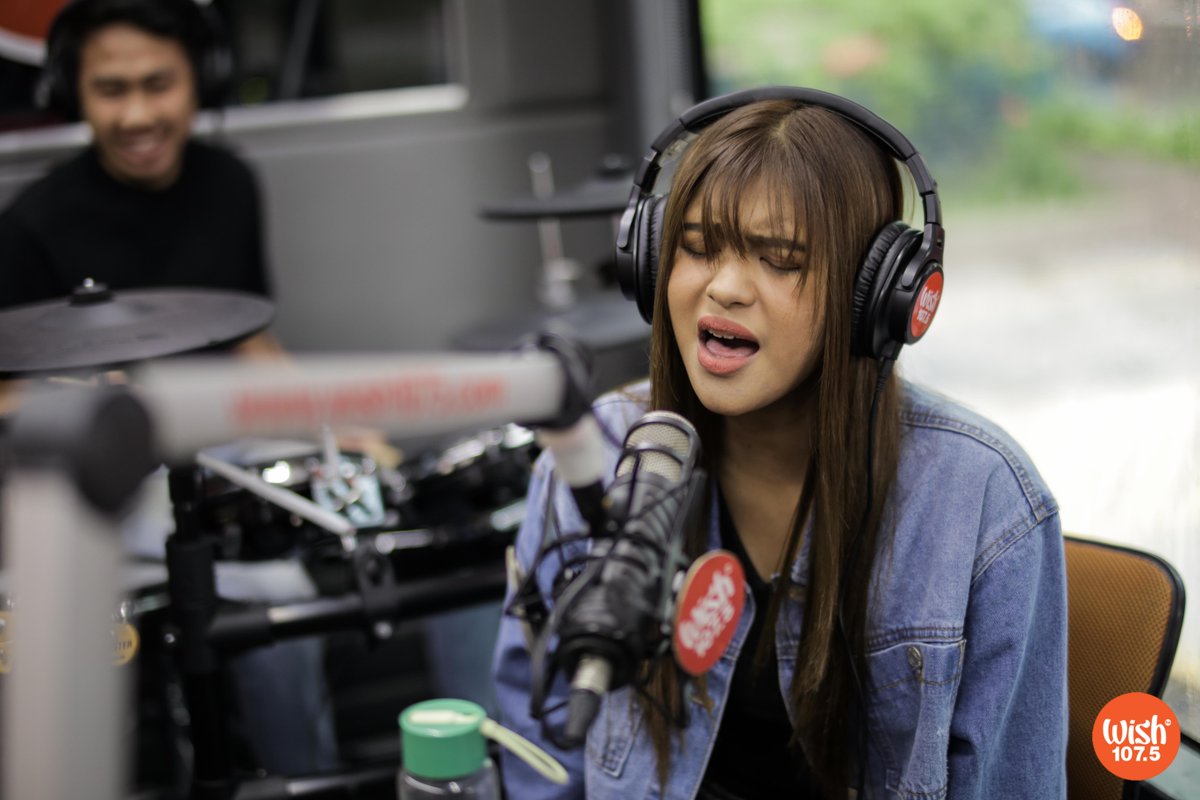 wish1075's tweet photo. Celebrating their 14th anniversary, Filipino alternative-pop band @paralumanband returned to the Wish Bus and performed their latest heartbreaking anthem "Ikaw at Ako"!

Don't miss out their anniversary show happening at The 70's Bistro on September 21, 2019, Saturday. https://t.co/ovg2lKLn6S