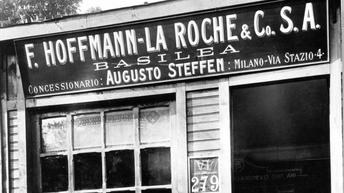 RocheItalia's tweet photo. 📅 1897: Roche arriva in Italia e apre la prima sede operativa fuori dalla Svizzera, appena un anno dopo l’inaugurazione del quartier generale di Basilea. Un piccolo ufficio per esporre prodotti e gestire la distribuzione, che dà il via a una storia lunga più di 120 anni #TBT https://t.co/I28mXyPuBf