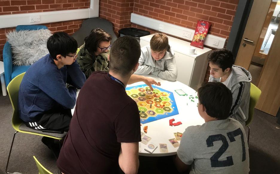 acsrelo's tweet photo. Ready for action? There is no boredom in the ACS #Cobham #boarding house. From creative workshops 👩‍🎨👨🏾‍🎨to game nights 🎲♟to cycling excursions 🚴🏼‍♂️🚴‍♀️🚴‍♂️ there is a lot to enjoy. #ACSBoarding #LifeatACS https://t.co/rEQZzJQPgx