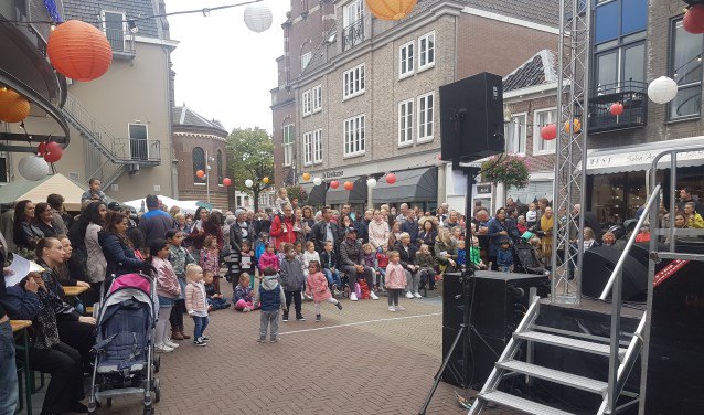 Opening culturele seizoen met Cultuurparade PURMEREND Onder een nieuwe naam, Cultuurparade, vindt zondag 15 september de gratis opening van het culturele seizoen weer plaats. Met meer dan 100 optredens op 8 locaties kunnen... twib.in/l/zKLz9eEaajGx via <a href="/Gezinsblad/">Gezinsblad.nl</a>