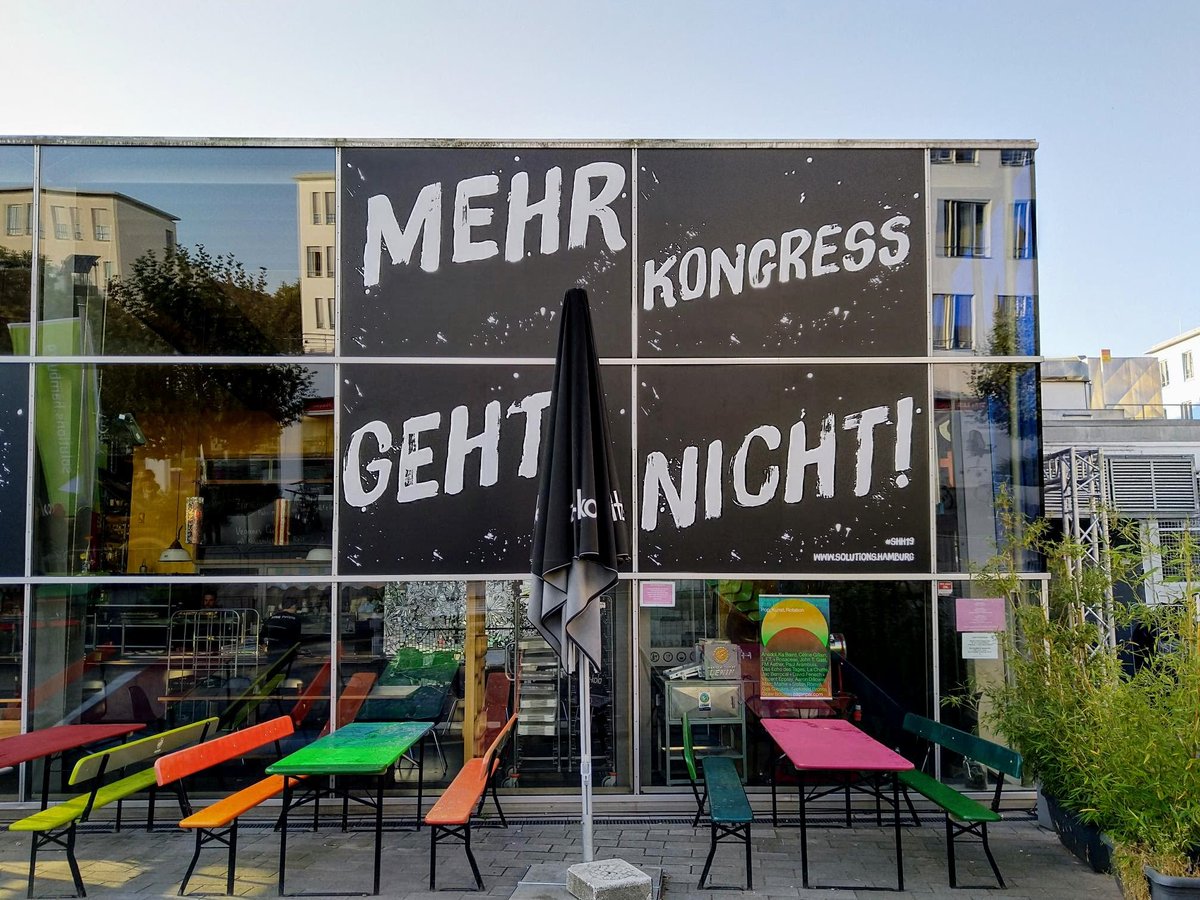 IAP_Gmbh's tweet photo. IAP ist heute mitten auf dem Collaboration Day der #shh19. 
Mit Workshops von Airbus, IBM, SAP und den Partner der Software Allianz Hamburg ist heute der große Erfahrungsaustausch zu den Themen agile Methoden, Automatisierung, DevOps und "smart Kicker⚽️" angesagt. 
#IAPHH https://t.co/SSWzlQQN2B