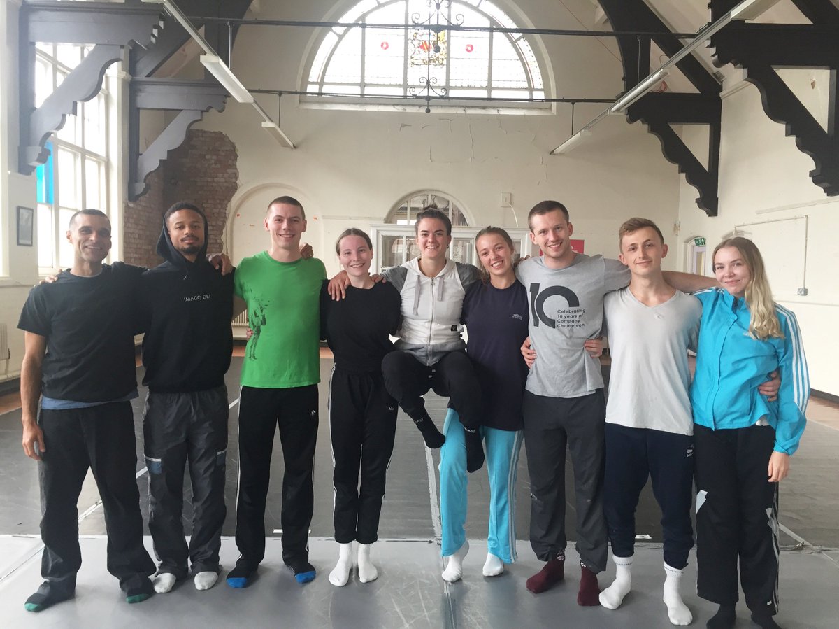 chameleon_info's tweet photo. What a proud moment! We've got 6 generations of @NorthernSchool apprentices with us in the studio today. A big warm welcome to Reece and Lisa-Sofia to the Chameleon team, great to have you on board! #DanceDevelopment https://t.co/QfNxF5xfck