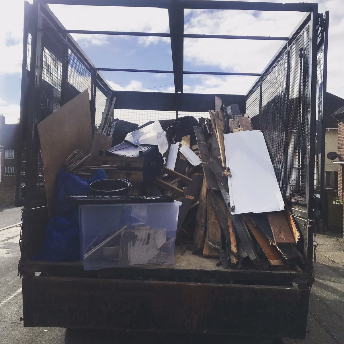 LtdStratton's tweet photo. Have you got any rubbish we can dispose of ?
Call today 0330 043 2016
#waste #screwfix #trade #domestic #commercial #property #painting #propertymaintenance #builder #plumber #electrician #trade #bathroom #kitchen #landscapes #carpentry #cleaning #working #teamstratton https://t.co/XpQw5IbdD2