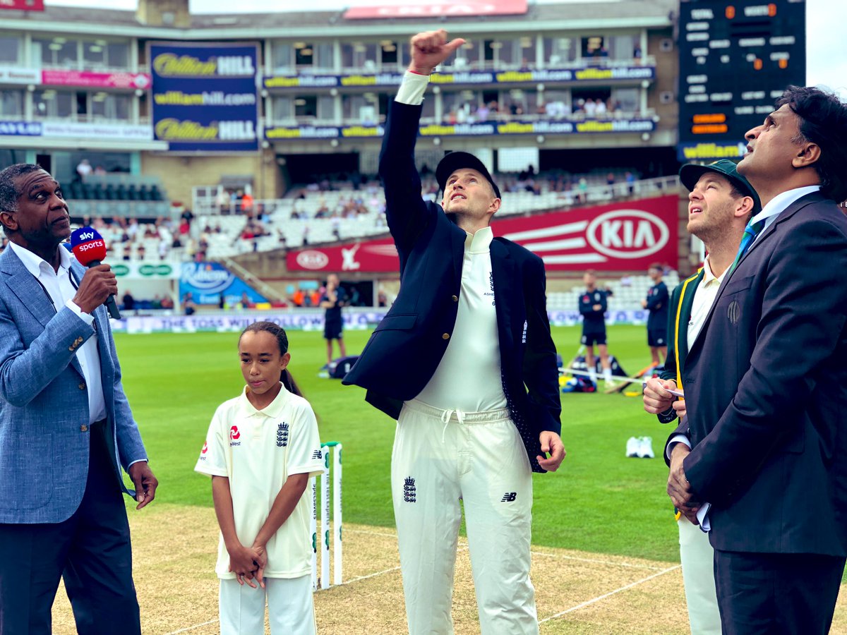 dannyreuben's tweet photo. The last toss! Every cough and spit. Seen it all. We will all remember the summer of ‘19. #ashes #thelastpush https://t.co/aiIhIj0A8k