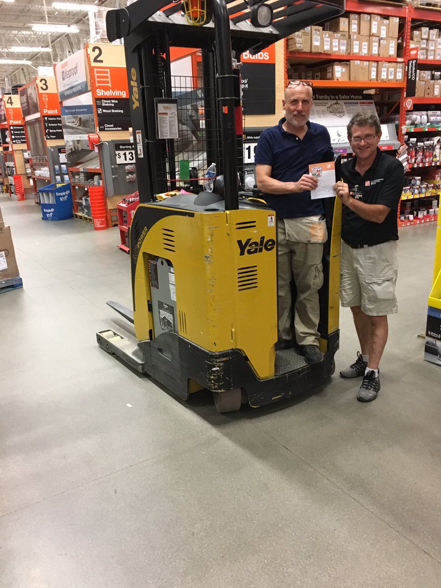 Mark Levesque (@marklevesquethd) on Twitter photo During our overnight adventures this week we caught Lenny from overnight MET recognizing Phil, our former Garden recovery associate, for everything he does each and every night. #D71AllIn #NEProud <a href="/MichaelLeavyTHD/">Michael</a> <a href="/NicoletteH17/">Nicolette Harris</a> <a href="/JasonArigoni/">Jason Arigoni</a> During our overnight adventures this week we caught Lenny from overnight MET recognizing Phil, our former Garden recovery associate, for everything he does each and every night. #D71AllIn #NEProud <a href="/MichaelLeavyTHD/">Michael</a> <a href="/NicoletteH17/">Nicolette Harris</a> <a href="/JasonArigoni/">Jason Arigoni</a>