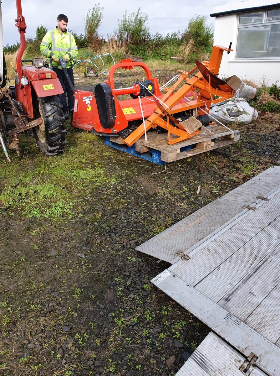 Lulaveggie's tweet photo. After 2 days of chasing around after them, or new attachments have arrived. Now got to wait for the rain to stop.
Can't wait to use them 😊😊🚜🚜
#compacttractorattachments #siromer #plough #harrow #flailmower #rainraingoaway #lavenderfarm #lavender #herbfarm #herbs #scotland #rt https://t.co/mHmylcQr4j