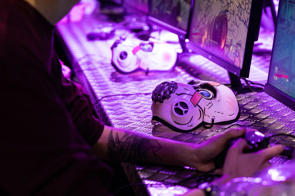 IGFestUK's tweet photo. Missed out on a sneak-peak of @Borderlands 3 at #i65?!
Get down to your local @GAMEdigital store TODAY and get your hands on the all-new mayhem-fueled adventure! #Borderlands3 #i65 #GETITFIRST https://t.co/Uyv9181koX