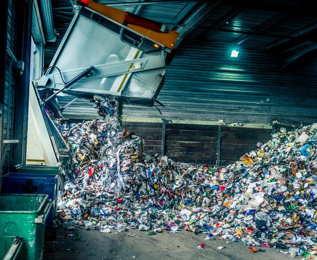 BDA_Dietitians's tweet photo. How can we reduce plastic waste and increase recycling? As part of our One Blue Dot series in Dietetics Today,@BDAJoLewis  and Kate Bedford from @Recoup_UK discuss the hot topic of plastic recycling: https://t.co/SjnVHlIFJ4 #OneBlueDot https://t.co/Oy6n1C5qKH