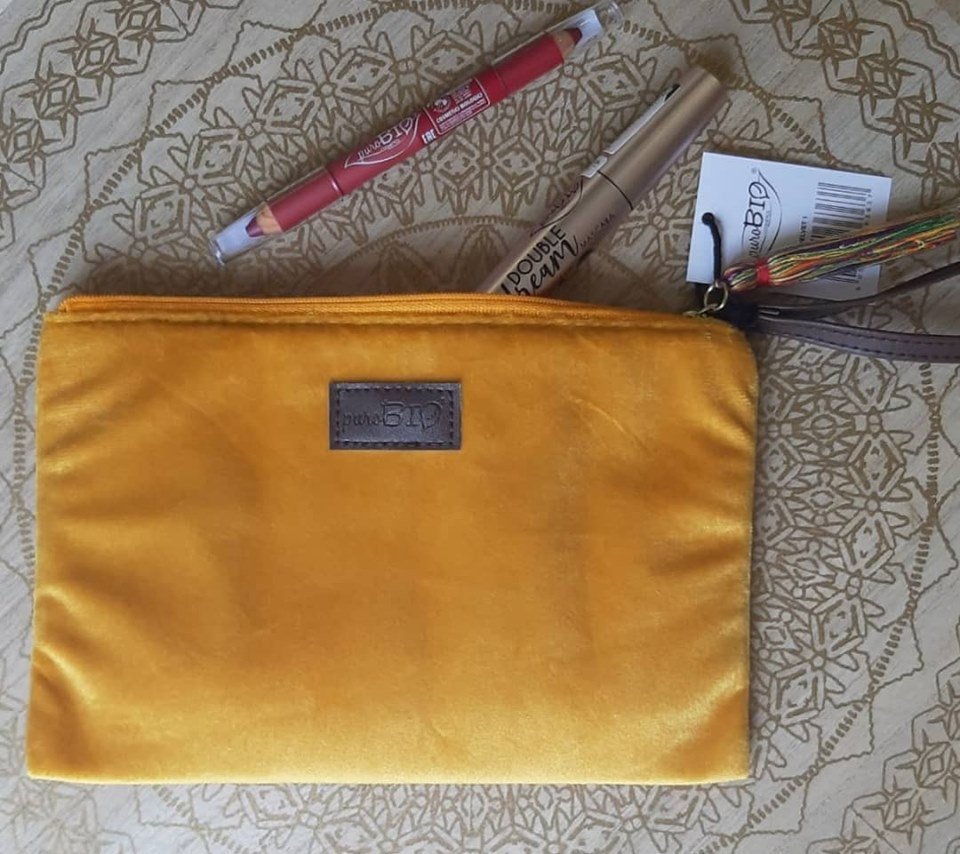 bottegadigio's tweet photo. Insieme alle novità proposte per il loro quarto anniversario @purobio_cosmetics ci regala tre bellissime #pochette in tendenza con le mode del momento in stile folk/indie.
Per ogni pochette è stato scelto un abbinamento di prodotti...
#biocosmesi #makeupbio #labottegadigio #bio https://t.co/XJQPkxtX0Q