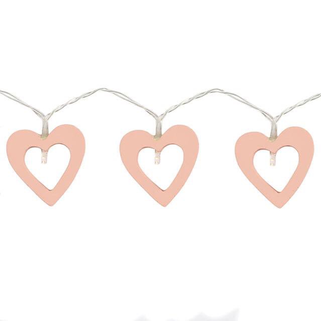 SimplyUtopia's tweet photo. Have a look at our new #nursery decor! Beautiful little touches to perfect your baby’s room🥰 shop the range here https://t.co/updXPHsJHV free delivery on all items 🚚 #lights #bunting #decor #decoration #baby #thursdaymorning #ThursdayThoughts #freedelivery #simplyutopia #shop https://t.co/uBBo2xh4z6