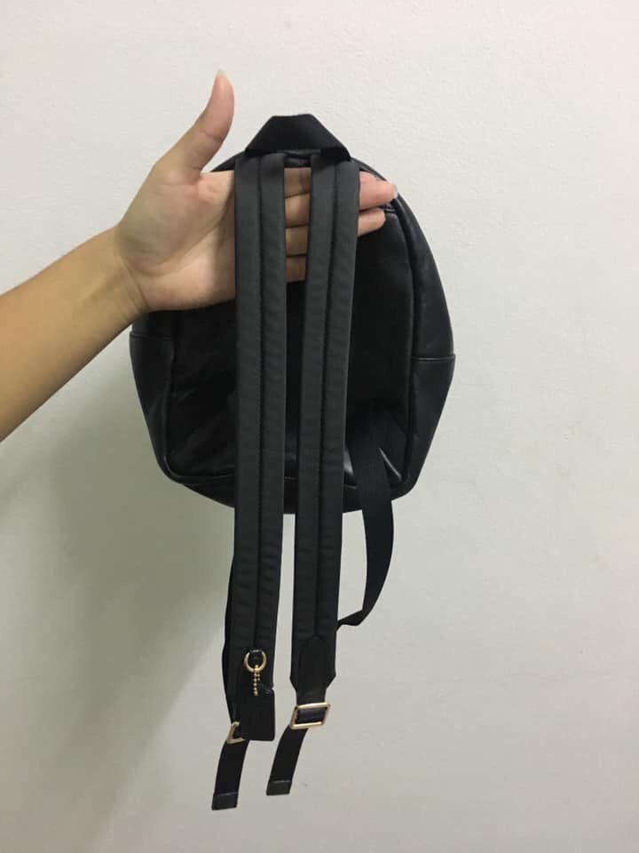 1flagsd's tweet image. กระเป๋า coach mini ใหม่มาก ใช้ไปแค่สองครั้งเองจ้า หิ้วเอง บินมาจาก USA 🇺🇸เลยนะคะ ล้านเปอร์เซ็นต์เพราะเราไป Work and travel มา ราคาเอาท์เลทนะคะ
ซื้อมาเกือบ 4,000 เลยจ้า
🌈ส่งต่อ 2500฿
🤪ส่งฟรีอีเอ็มเอสไปเลยค่ะ 
#กระเป๋ามือสอง #Coach #coachมือสอง #กระเป๋าแบรนด์เนมมือสอง @coachTH