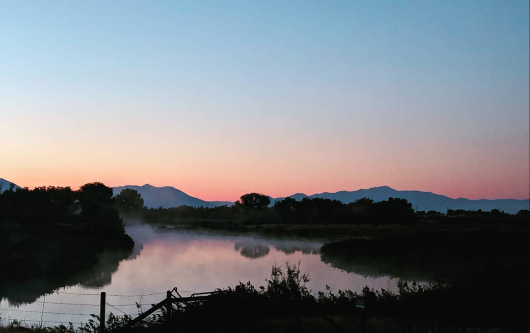 sweetpjess's tweet photo. I love living by the Jordan River when the temperature starts to change.
The fog was incredible this morning I had to pull over to take a picture.
🍂🍁🍂
#falliscoming
#utah #utahjordanriver #utahsunrise #riverfog #morningfog https://t.co/cy4TdIdYkB