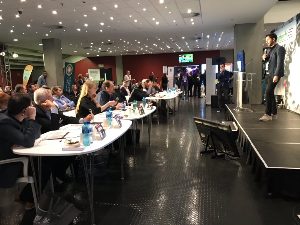 8 judges keeping #Winetech pitchers on their toes - <a href="/Polariks/">Polariks</a> expanding on the pitch by answering questions #sais2019 @WinetechSA