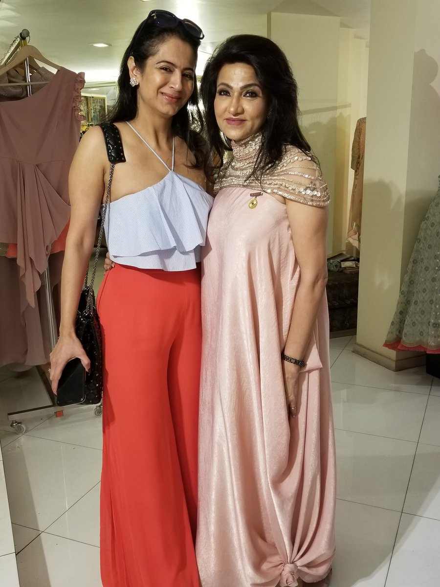houseofsbj's tweet photo. Glimpses into the #Successfully conducted #festiveeditbyvandy on 11th  september. The day long #showcase saw #women thronging the space!! @VandyMehra #womencouture https://t.co/4f4mPwK0t0