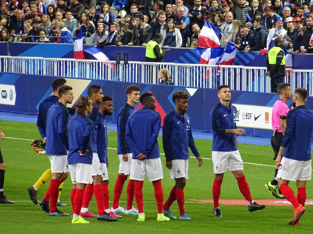 manoulaamsma's tweet photo. Pour faire un petit récapitulatif des 3 bons moments avec les bleus ! #jeudiphoto #FRAALB #FRAAND #ENTRAINEMENT #VIP #FiersdetreBleus https://t.co/maWpp0hR2w