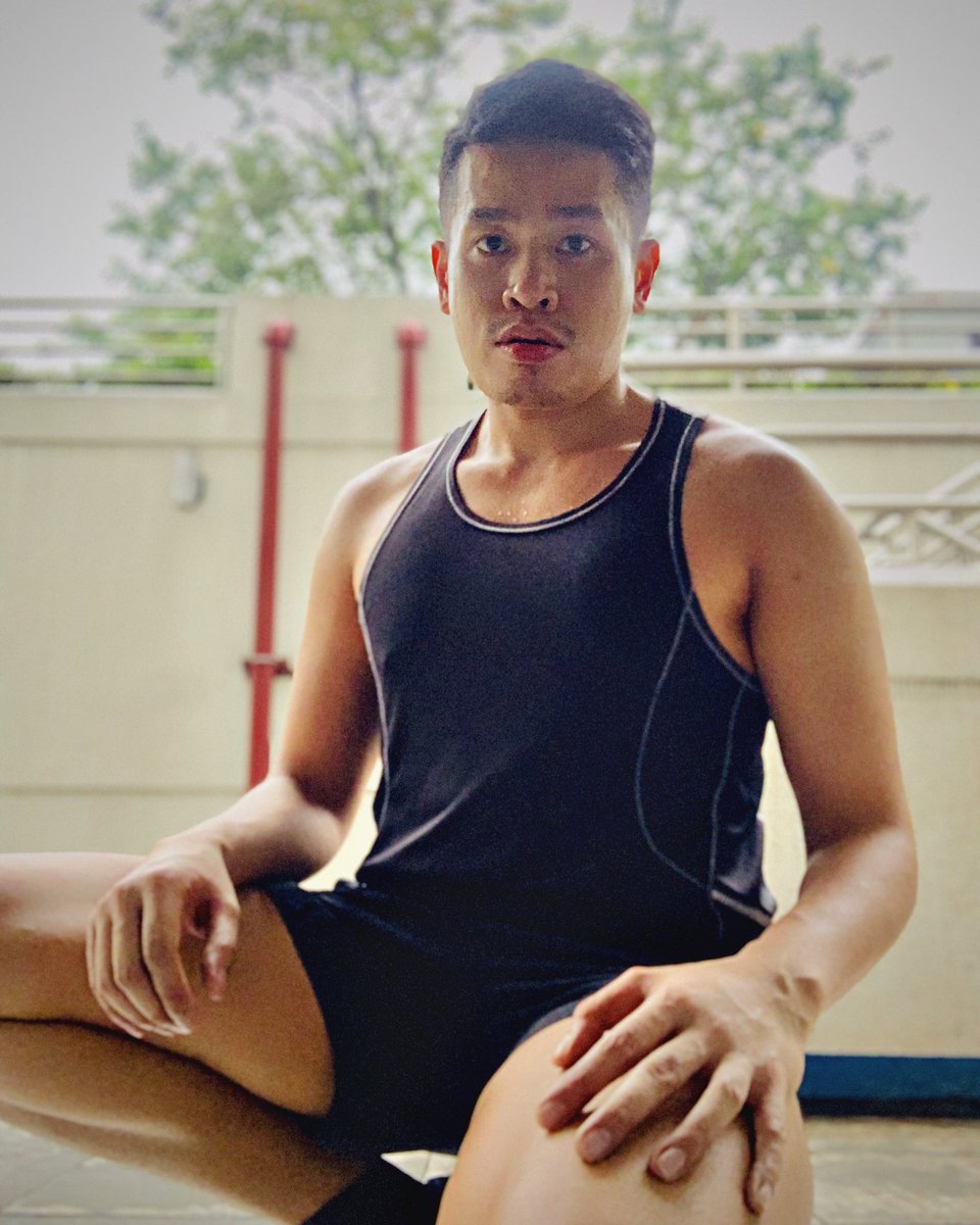 patrickalfredb's tweet image. Life has it’s ups and downs, and sometimes, they call it squats. 🙊😹 #pAT34 #thursdaymood #thursdaymotivation #fitness #fitnessjourney