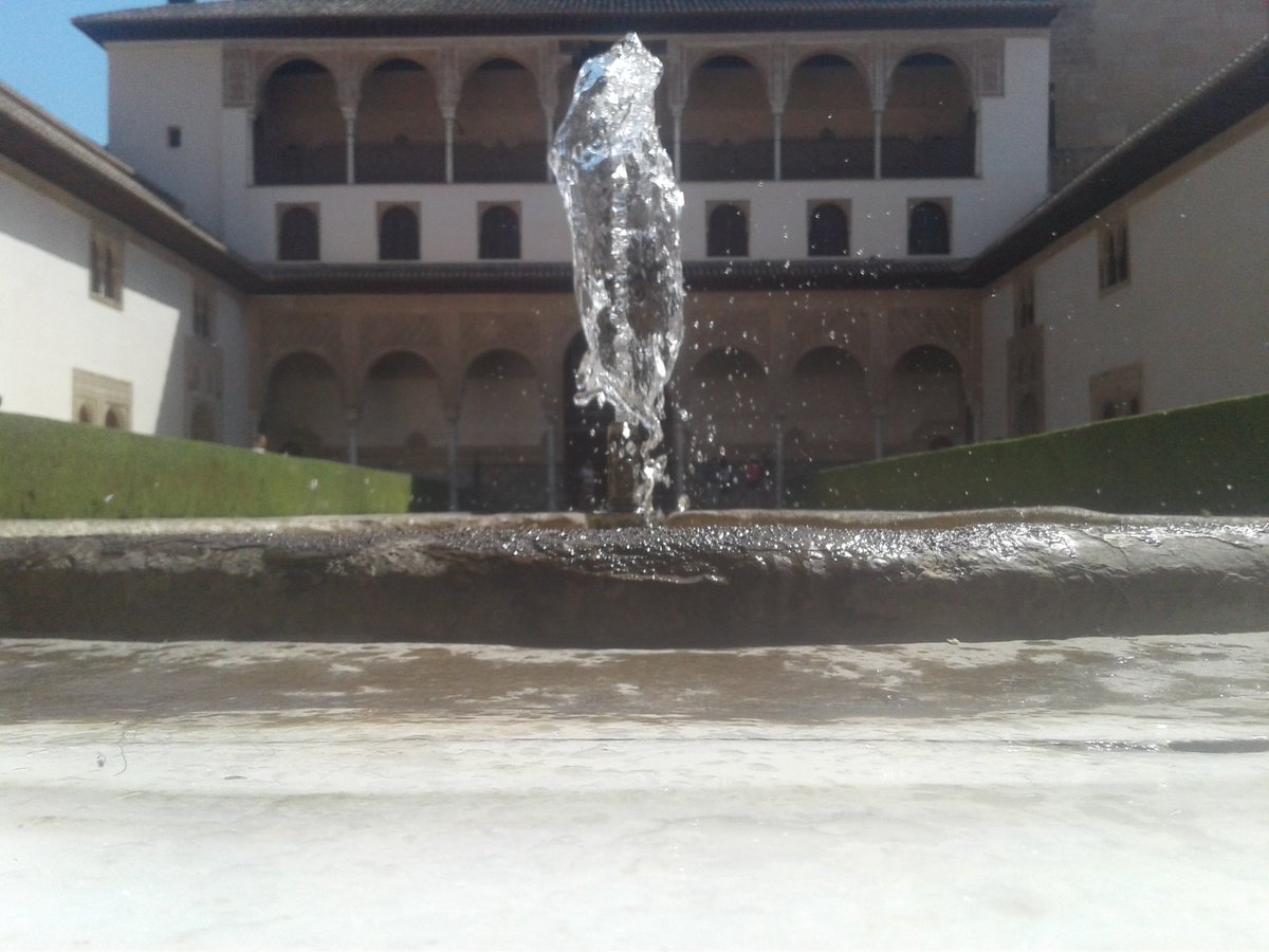 HassaneTraveler's tweet photo. Bailando agua;por el #PatiodeLosArrayanes

@alhambracultura @masquegrana
@Musarqgranada
@GranadaCTours
@PlanesGranada
@hola_granada
@legadoandalusi
@turgranada
@GRturismoyocio
@viveandalucia
@Destino_AND
@Ole_Andalucia 
@TurismoDeporAND 
@MuseoAlmeria https://t.co/QF6Dw80yOA