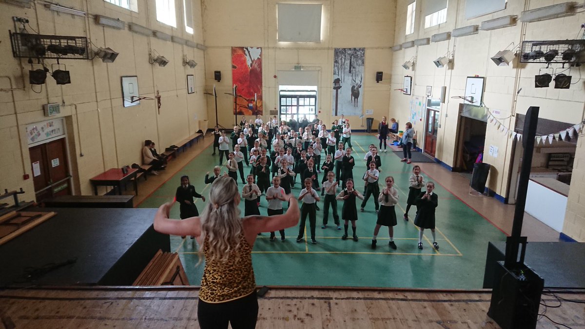 vincent_girls's tweet photo. 3rd class girls having a great time with Asta at this morning's Zumba session! 🙂 https://t.co/puJxBEGPgw