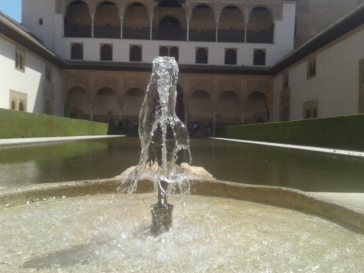 HassaneTraveler's tweet photo. Bailando agua;por el #PatiodeLosArrayanes

@alhambracultura @masquegrana
@Musarqgranada
@GranadaCTours
@PlanesGranada
@hola_granada
@legadoandalusi
@turgranada
@GRturismoyocio
@viveandalucia
@Destino_AND
@Ole_Andalucia 
@TurismoDeporAND 
@MuseoAlmeria https://t.co/QF6Dw80yOA