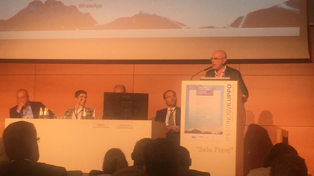 Programmazione e investimenti alla base della digitalizzazione in ambito #agrifood <a href="/HIT_trentino/">Fondazione HIT - Hub Innovazione Trentino</a> #agrariaRiva <a href="/TnSviluppo/">Trentino Sviluppo</a> <a href="/ProvinciaTrento/">Provincia autonoma di Trento</a>