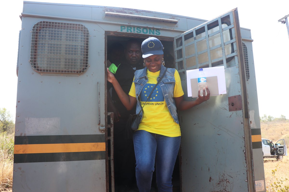 euinzim's tweet photo. EU in jail! Our programme manager Onai Midzi gets a first-hand prison van experience at Mutimurefu Prison in Masvingo when visiting the EU-funded project “Kushanda Pamwe”, implemented by @VSOZimbabwe &amp; @RAUZW together with the Zim Prisons &amp; Correctional Services &amp; local NGOs. https://t.co/UFP3iHSaY9