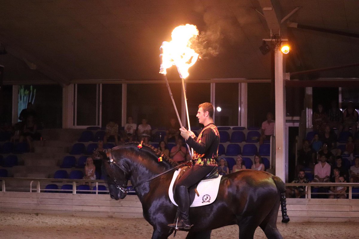sonmartorellet's tweet photo. #Fuego #fire #Garrotxa #caballeros #Caballos #Menorca #mustsee #SonMartorellet #Espectaculos

Desde #JUEVES  12 de #Septiembre hasta #JUEVES 24 de #Octubre Espectáculo #Somni a las 17:30h.

From #THURSDAY 12th of #September2019 till #THURSDAY 24th of #October #Somni at 17:30h. https://t.co/7SohM1kz94