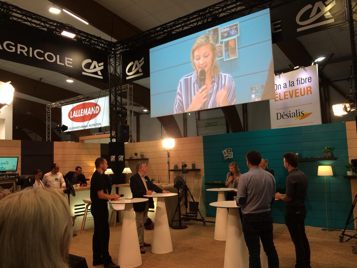 #endirect du stand <a href="/CreditAgricole/">Crédit Agricole</a> : tournage de la dernière émission <a href="/TVR35/">TVR La chaîne</a> sur le thème de l' #innovation.
#SPACE2019