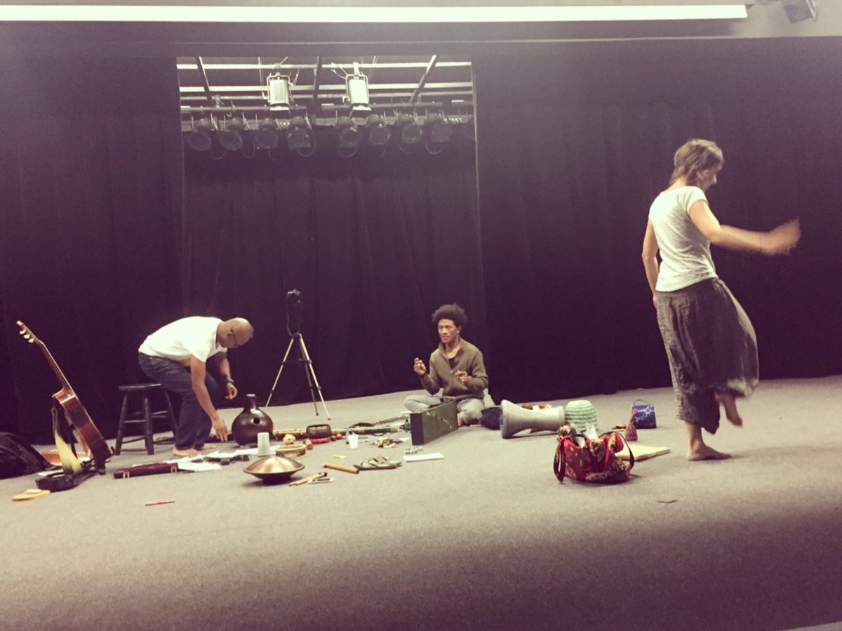 LPDFcorp's tweet photo. FITEMPO : work in progress...... J-52
#musique #concert #lareunion #madagascar #jeunepublic #sallegeorgesbrassens #lesavirons #mamisotriovocal https://t.co/ZSWrSF65Vo
