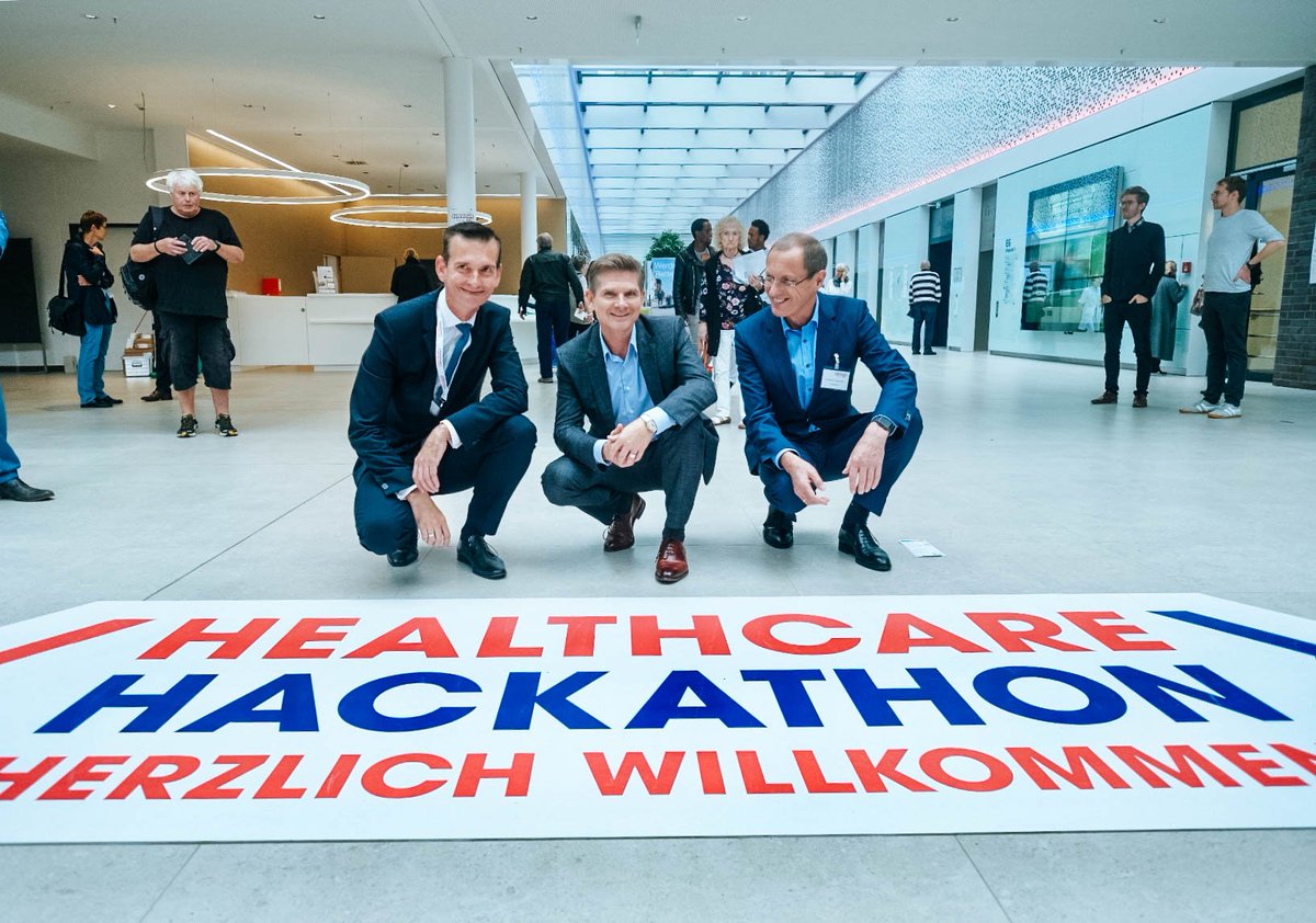 Herzlich willkommen zum #healthhackkiel! Die Magistrale des #UKSH hat sich in eine Spielwiese für Hacker, Technikfans und Visionäre verwandelt. Schauen Sie vorbei.
<a href="/Heiner_Garg/">Heiner Garg</a> <a href="/ShPeterpan/">Peter Pansegrau</a> <a href="/healthhackhub/">UKSH IBM InnoHub</a>