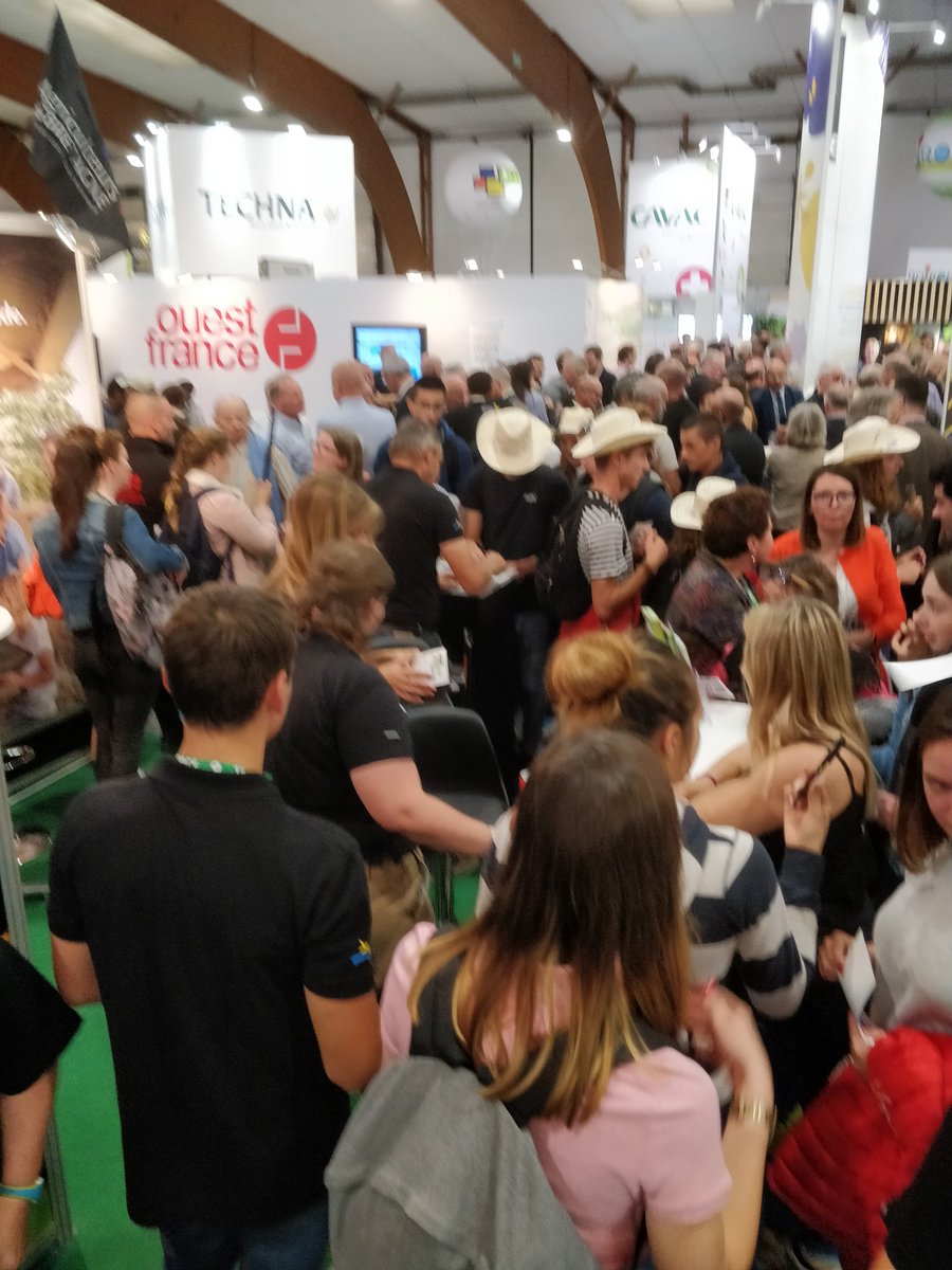 Foule sur le stand ! On vous attend dans le hall 5, stand B44 pour échanger :)  #SPACE2019