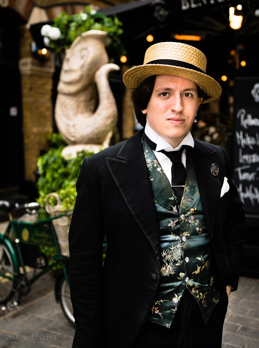 Jonny &amp; The Fish // <a href="/jonnyhaart/">Jonny Haart</a> leading the way at <a href="/TheChapMag/">The Chap Magazine</a> Flaneur walk, earlier this summer. #soulstealer #photography #portrait #alternative #london #vintage #fashion #chap #nopurpose #nodestination #imbibe