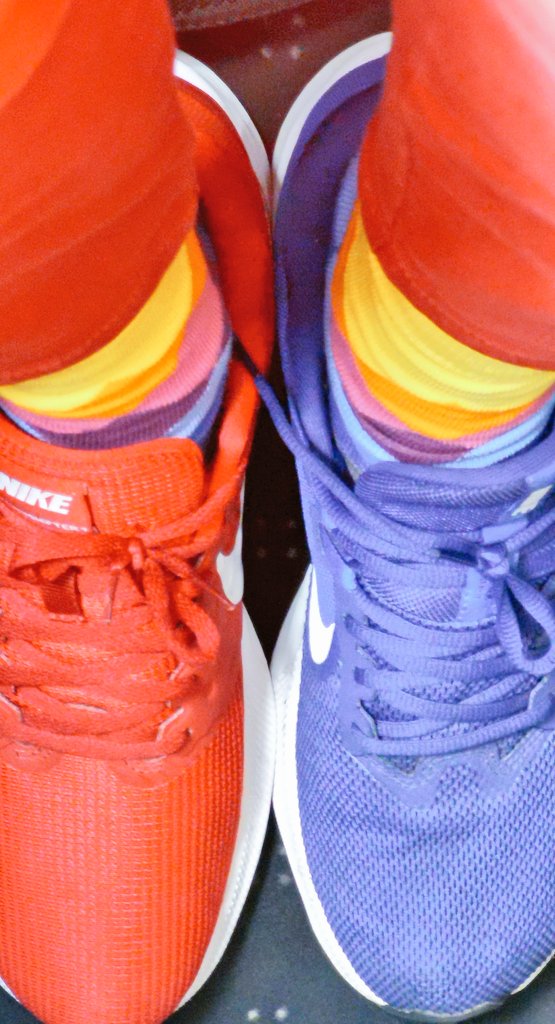 joncampling's tweet photo. My @Nike red/blue combo audition footwear m is Getting some excellent looks and double takes  on the train lol 'some' People are so easy shocked lol. 

#actor #model #casting #dressingup #lotsatstake #itakeitVERYseriously LOL.
X https://t.co/aKagwpaIMd
