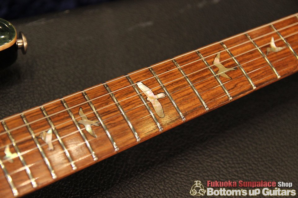 BuGtrs's tweet image. 【福岡サンパレス店】ブログ更新！今回のトピックは…「ハカランダ（ブラジリアンローズウッド）」を採用した福岡店ラインナップのご紹介！いつかは手にしたい…憧れのハカランダ。出会いは突然訪れるかもしれません…！
→ bughakata.seesaa.net/article/469929…
#ハカランダ #BZF #ブラジリアンローズウッド