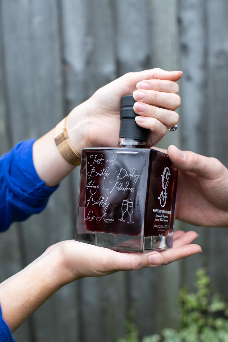 🌟 W I N 🌟

How gorgeous is this?😍 We're giving an engraved bottle away! To enter simply RT and tag a friend. #win #ginoclock

Winner will be announced on 18th September. Proof of age required. Competition also running on Instagram + Facebook but there will only be one winner.