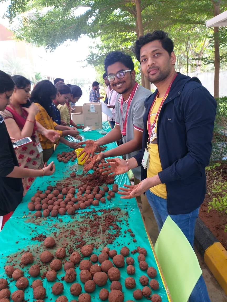 techmahindracsr's tweet photo. #Throwback to when our #TechMAssociates from Bangalore #volunteered in a seed ball making activity and ended making over 8000 seed balls
#TechMahindraCSR #RiseforGood #GoGreen #ThrowbackThursday #SavePlanet https://t.co/m8sqqFFecF