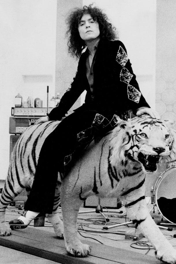 andythorn100's tweet photo. Well just printed the 4 tickets for #trextasy at the O2 Academy Islington on Saturday 14 September!! 😎 Bought a great #bolanboogie t shirt too! Cannot wait really!! 😎#TRex #tyrannosaurusrex #MarcBolan #glamrock #glam #cosmicrock #1970s 😉🎸🎼🥁🎤 https://t.co/ixovotNcDO