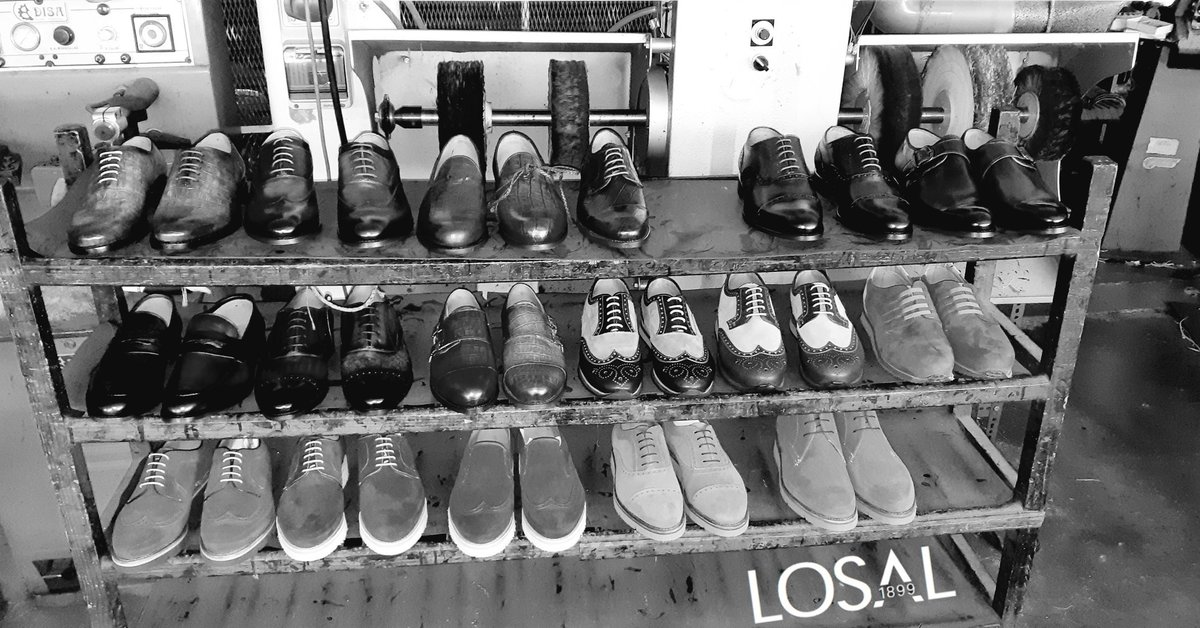 calzadoslosal's tweet photo. Una vez más, entre más de 1.300 expositores, habrá un stand con zapatos 100% #MadeinGalicia en la feria #MICAM 💪🏻

Para nosotros siempre será un orgullo llevar la marca #MonforteDeLemos por el mundo. 😲

https://t.co/tWOSaLvKHO

#Zapatos #themicam #Italia #italy #milan #milano https://t.co/yxLqM8Y5da