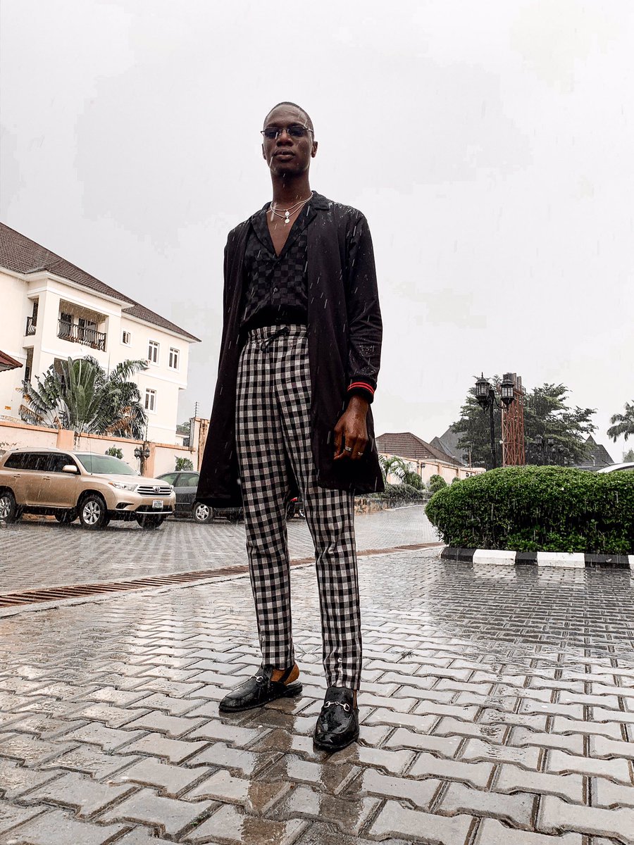 Temitope_Ok's tweet image. Rain on my head, call it brainstorming. 

@_Ife69 shot it 🖤