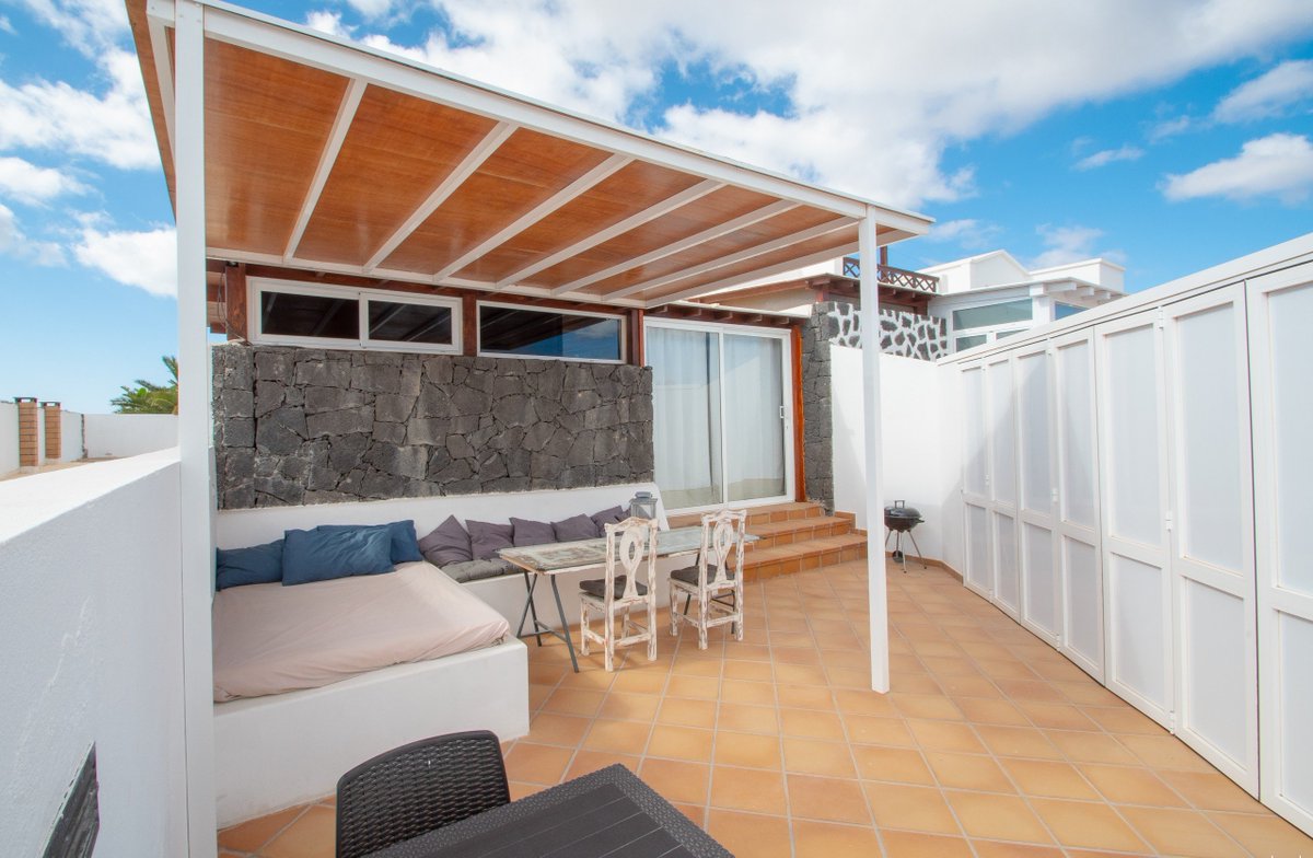 Muchosoluk's tweet photo. If you are looking for an October getaway, Lanzarote is the perfect destination for families and couples alike🌵🌞We have nice accommodations like these ones 🏠😍 and more on our site😃👉https://t.co/3fxBOT6Yqd
*
#Lanzarote #Spain #holidays #CanaryIslands https://t.co/2MRF8OOXMH