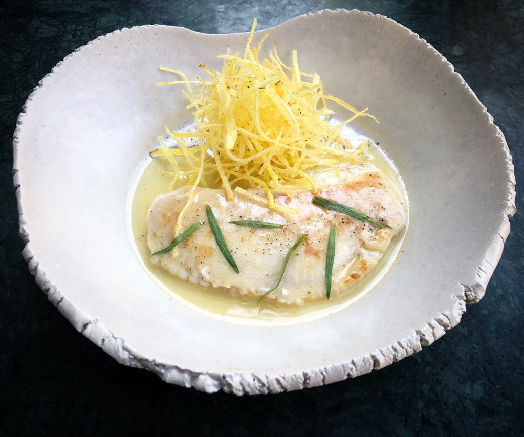 Raya a la meunière de estragón⁣ #mediamanga