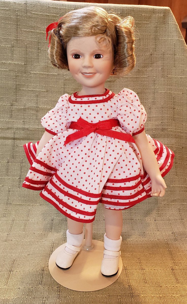 atticesoterica's tweet photo. Vintage Danbury Mint Shirley Temple Stand Up And Cheer 13" Collectible Baby Doll With Original Box, Packaging, Brochure And Doll Stand https://t.co/xE14rVu8h0 #Etsy #Vintage #AtticEsoterica #OriginalPackaging https://t.co/Ki5VlWw6nR